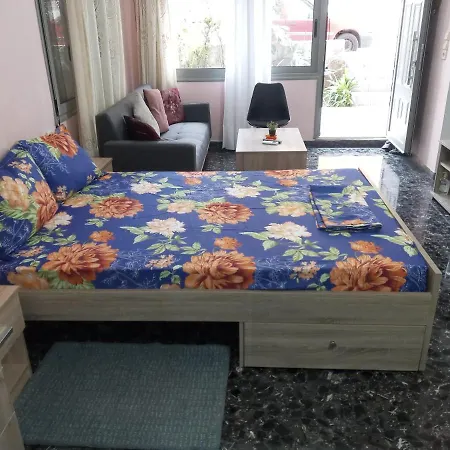 Hrysanthl Apartment